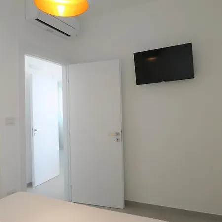 Apartment Le Conchiglie 1 By Ferrocino
